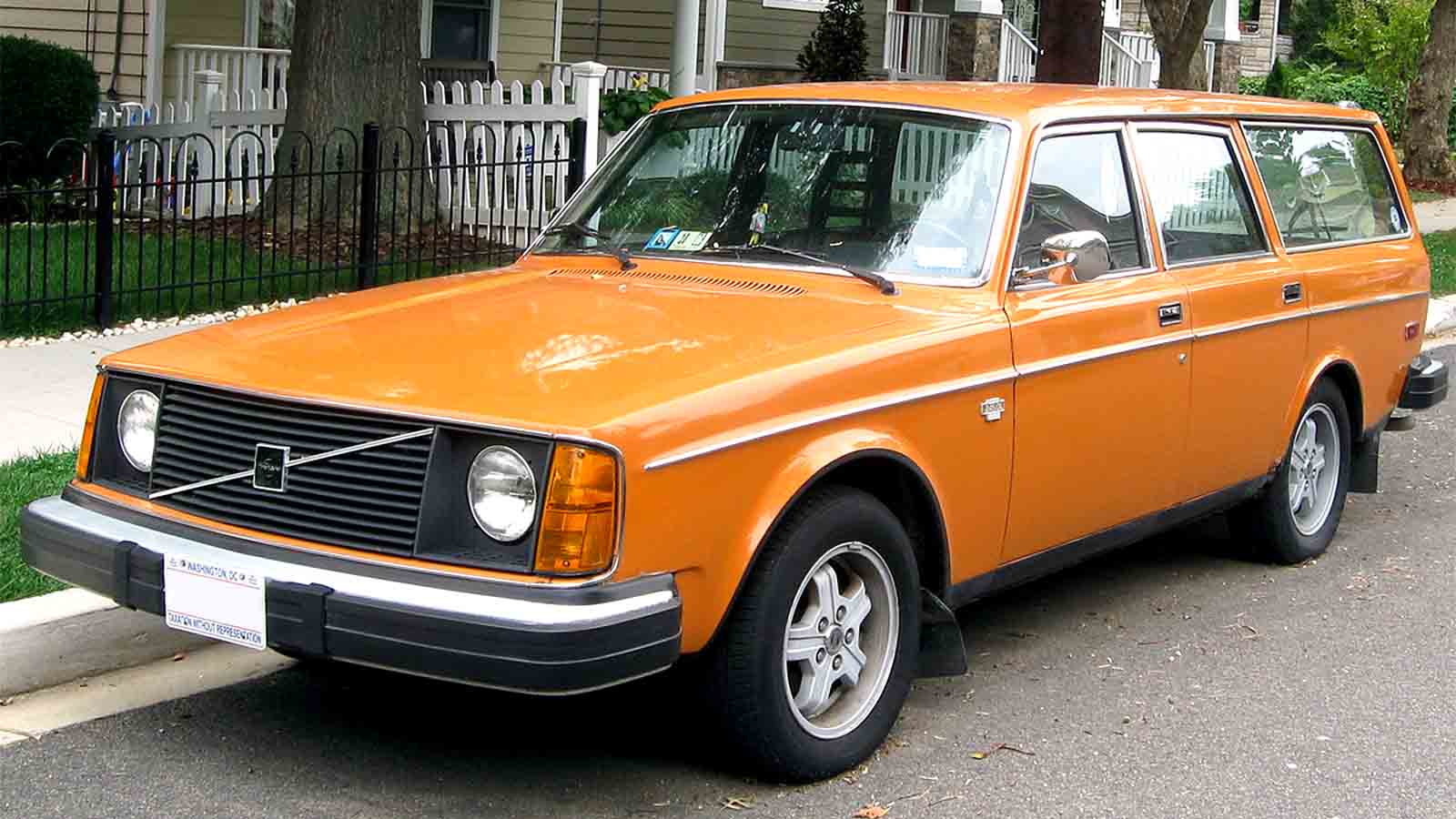 Volvo 245 1975-- Specifications and also info